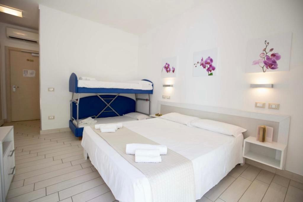 Hotel Elite Cervia Bagian luar foto