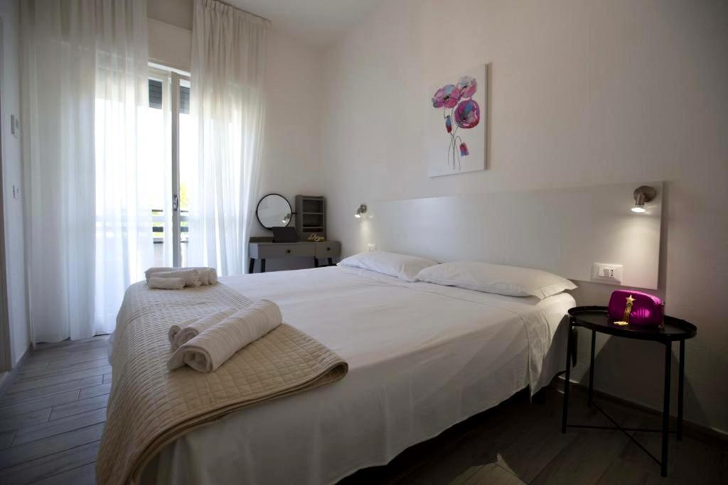 Hotel Elite Cervia Bagian luar foto