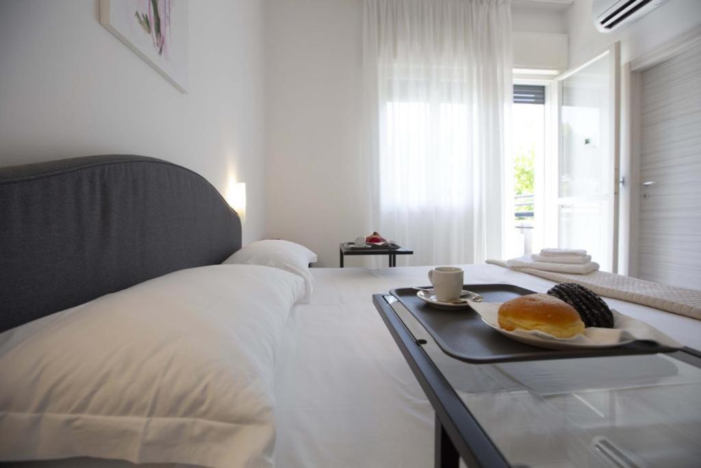 Hotel Elite Cervia Bagian luar foto