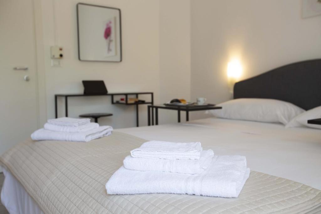 Hotel Elite Cervia Bagian luar foto