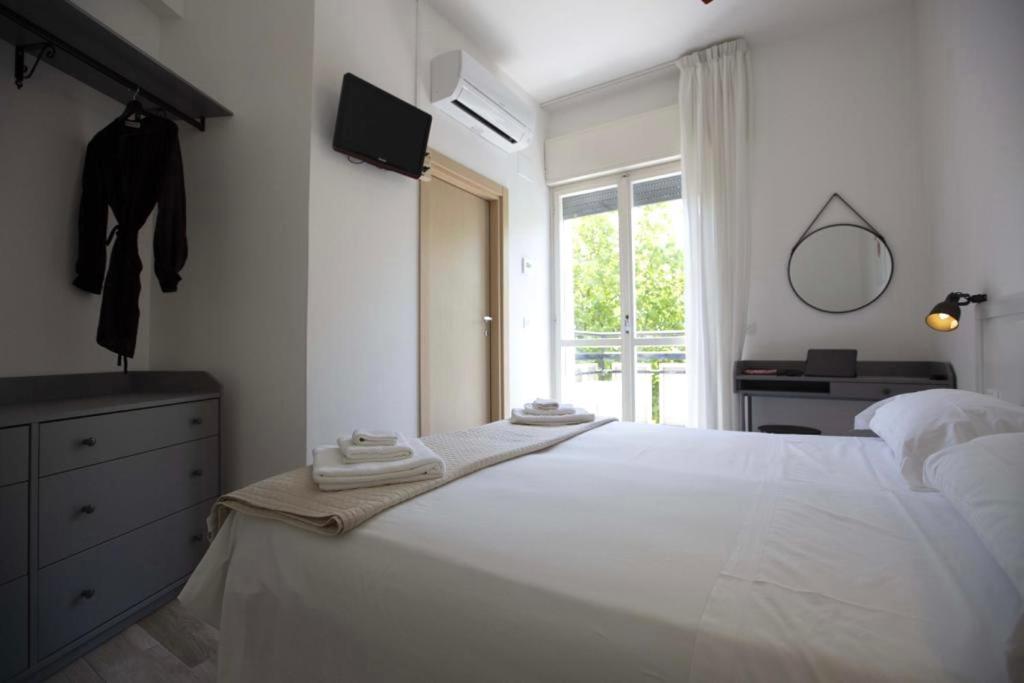 Hotel Elite Cervia Bagian luar foto