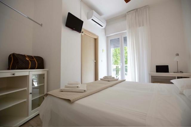 Hotel Elite Cervia Bagian luar foto