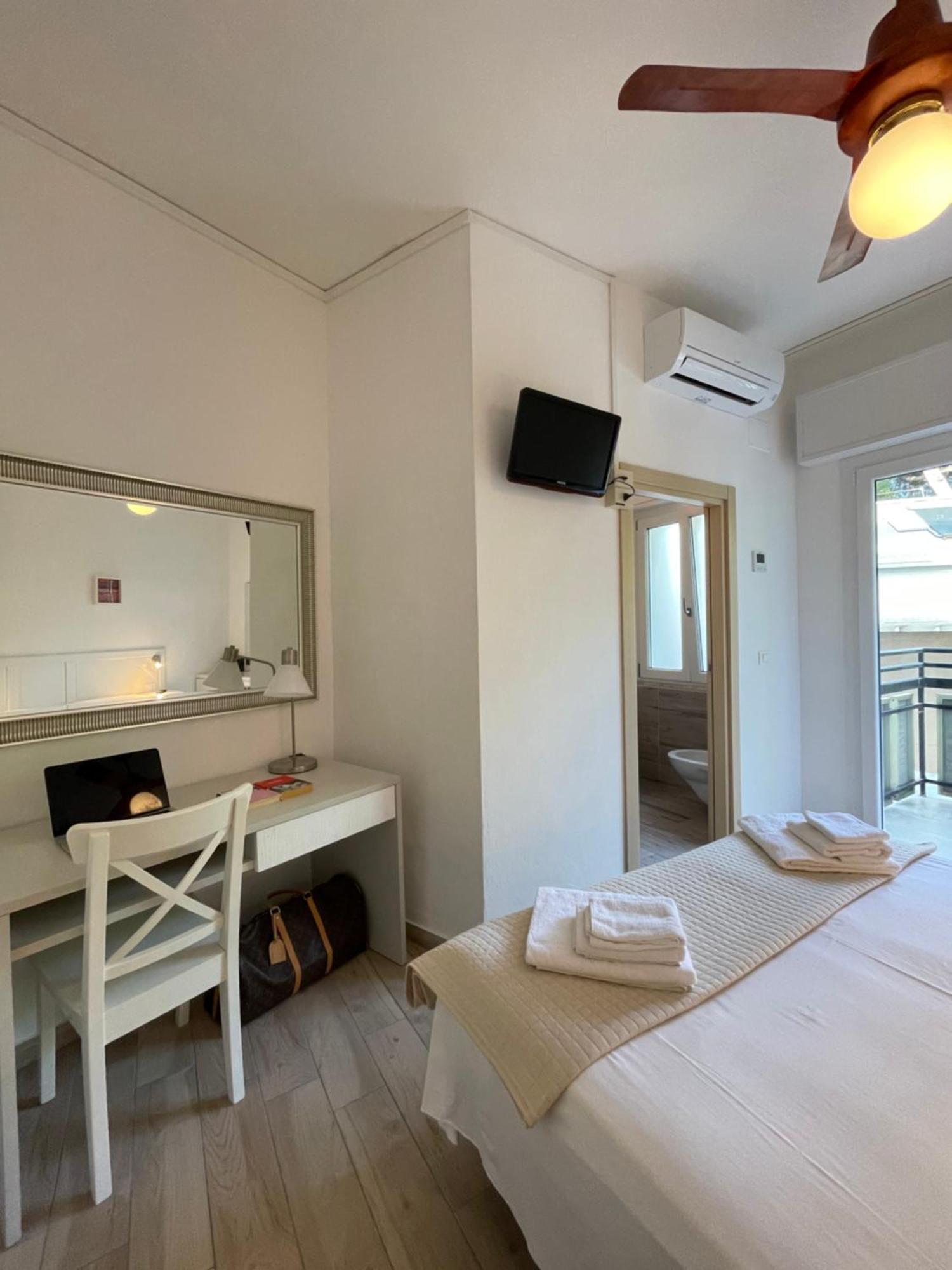 Hotel Elite Cervia Bagian luar foto